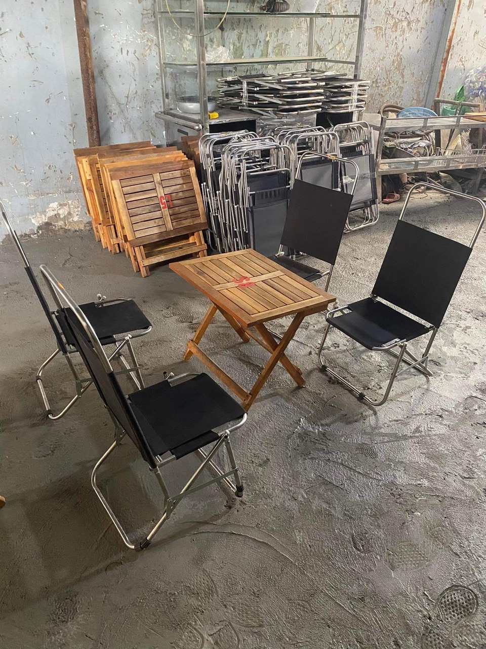 B&agrave;n ghế xếp d&ugrave;ng cho qu&aacute;n c&agrave; ph&ecirc;