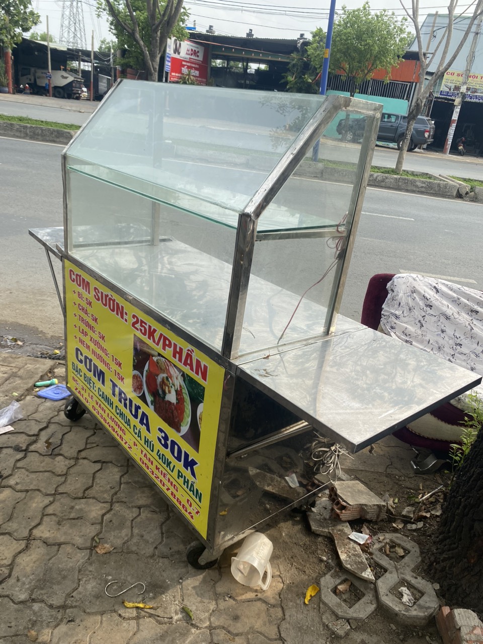 Xe đẩy b&aacute;n cơm b&aacute;n b&aacute;nh mỳ